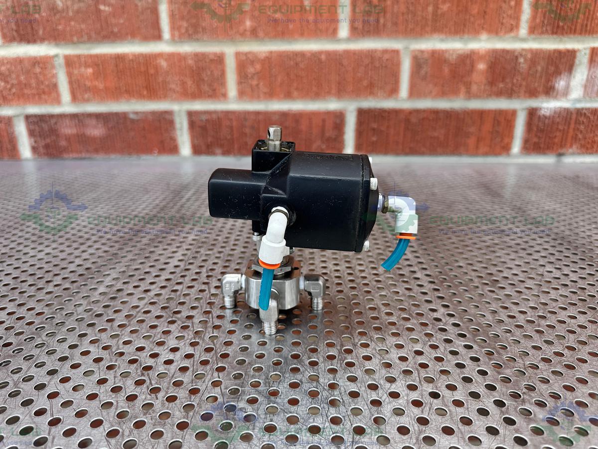 Used Whitey/Swagelok 131 DA Pneumatic Double Acting Actuator w/ SS-43YF2-125 Valve