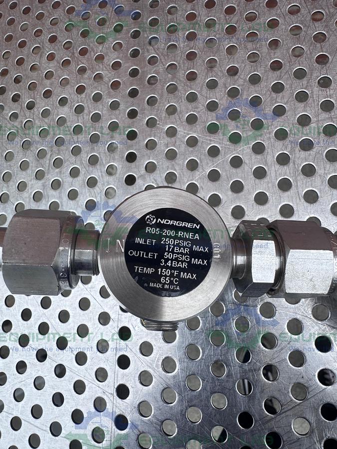 Used Gemu 540/15/D59405-1 Pneumatic Valve Actuator w/ Norgren R05-200-RNEA Regulator