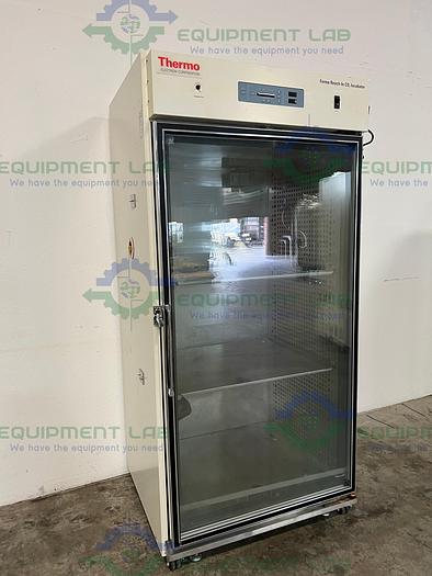 Used Thermo Scientific  3950  CO2 Incubator Temp Range 60C°, 29 CuFT