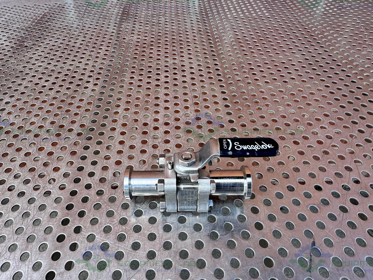 Used Swagelok SS-62TSC8 -EP  Stainless Steel Ball Valve  w/ 1/2" Sanitary Fitting