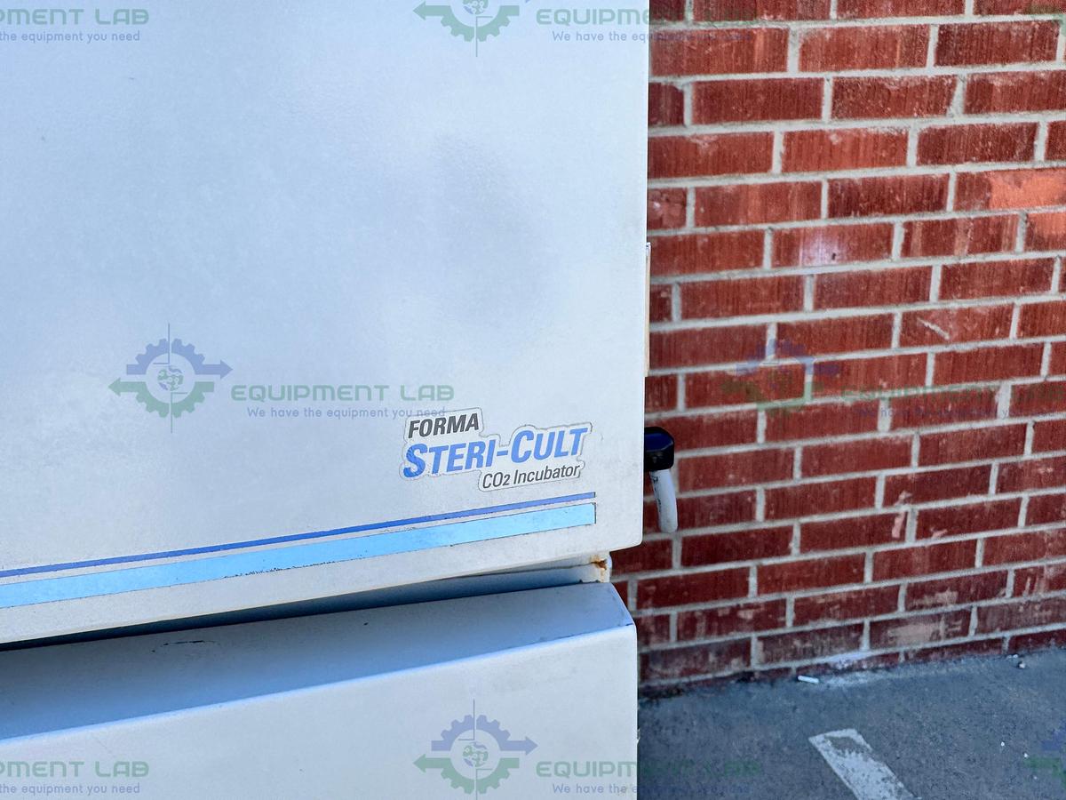 Used Thermo Forma 3310 Steri-Cult Double Stack CO2 Incubator, 11 cu. ft, 50C