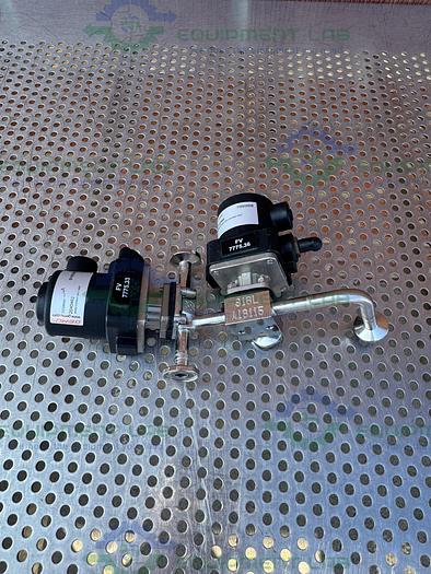 Used 2 Gemu CO26690 4-way Diaphragm Valve w/ 1/2" Sanitary Fitting