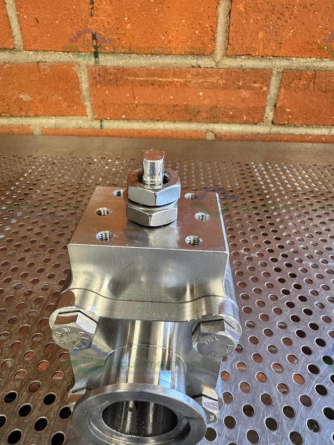 Used Unknown Brand Stainless Steel Ball Valve w/ KF40 Vacuum Fitting