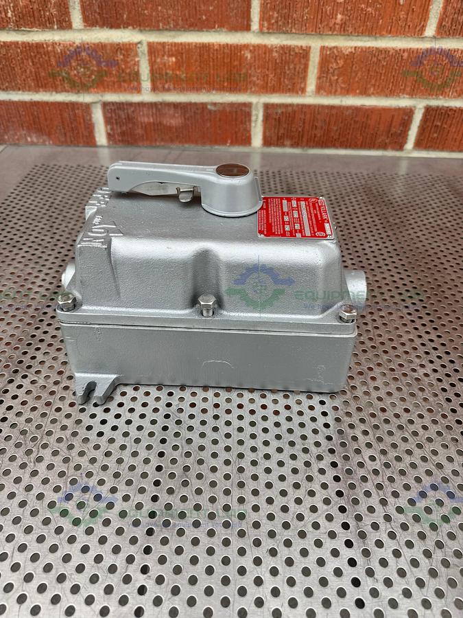 Used Killark XECD-204A1 Circuit Breaker Enclosure 250/480V w/ Cutler EHD 14K Breaker