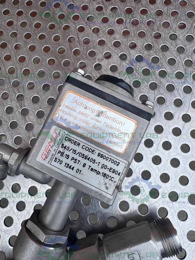 Used Gemu 540/15/D59405-1 Pneumatic Valve Actuator w/ Norgren R05-200-RNEA Regulator