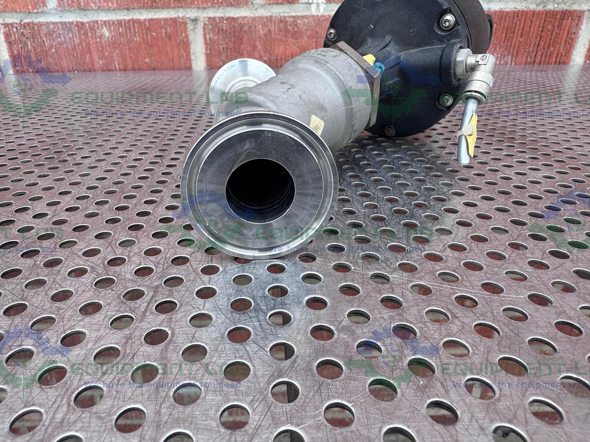 Used Gemu 554/25/D55 Pneumatic Angle Seat Globe Valve w/ 1" Sanitary Fitting