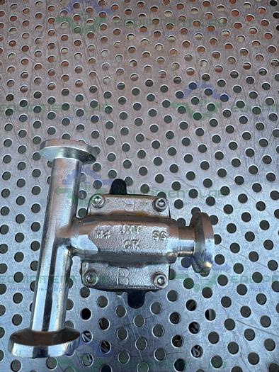 Used ITT Pure Flo 3- Way 316L Diaphragm Valve w/ 1/4" to 1/2" Sanitary Fitting