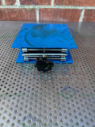 Used Unknown 8" x 8" x 12" Table-Top Lab Jack