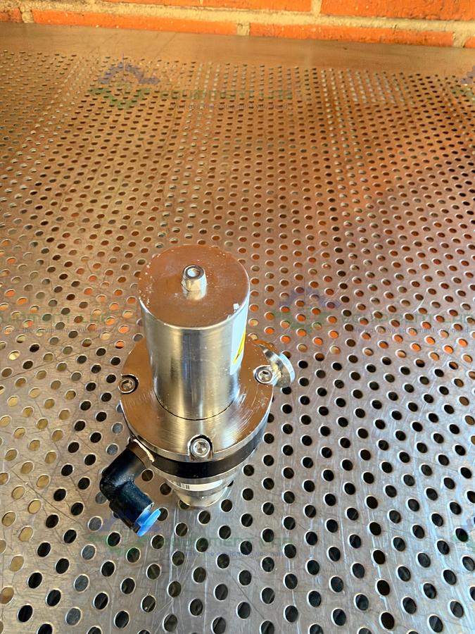 Used Nor-Cal Products ESVP-0752-NW8 Right Angle Valve w/ KF 16/10 Vacuum Fitting