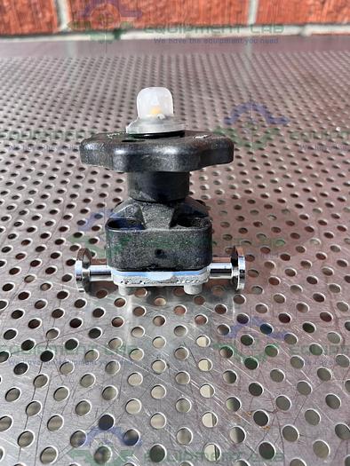 Used ITT Pure Flo  .5-316-RA15MAX-CWP150 Diaphragm Valve w/ 1/2" Sanitary Fitting
