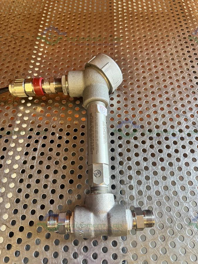 Used Dwyer FlotechT V6EPS-S-D-1-S Flow Switch W/ Crouse Minds LBY25 SA Elbow