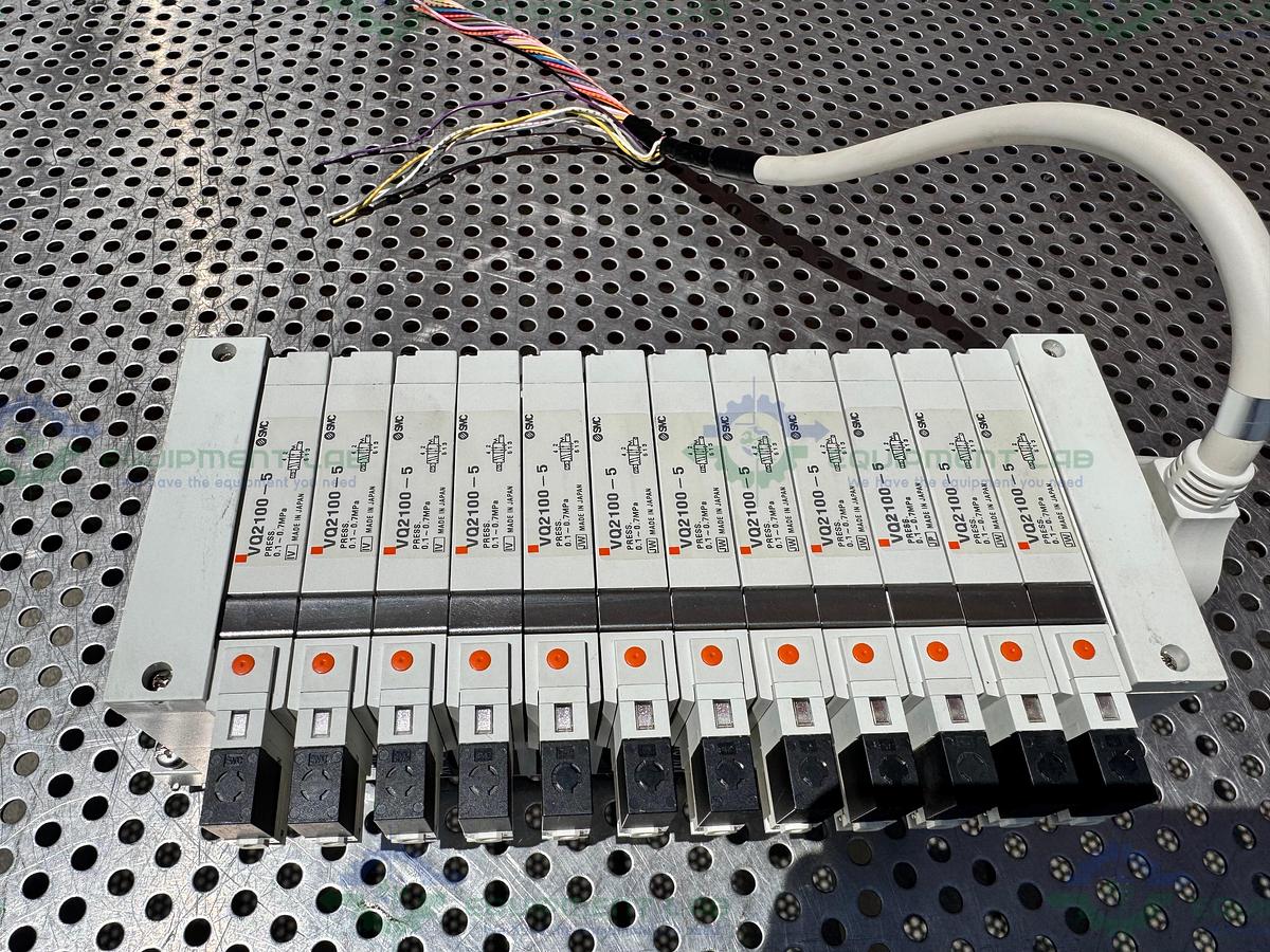 Used Lot of 12 - SMC VQ2100-5 Solenoid Valve Manifold 0.1-0.7 MPa