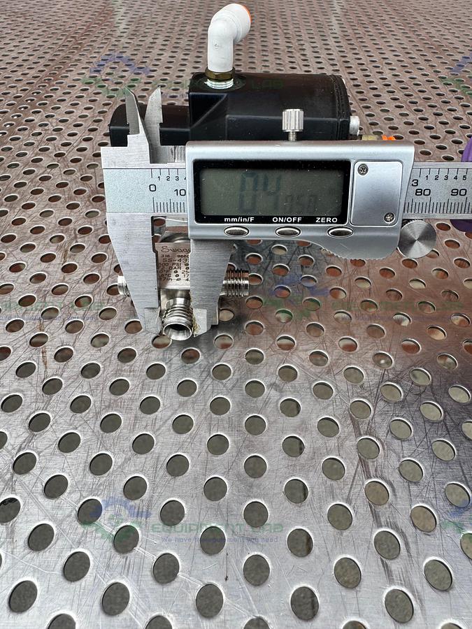 Used Whitey/Swagelok 151 DA Pneumatic Double Acting Actuator 200 PSI w/ SS43XS4 Valve