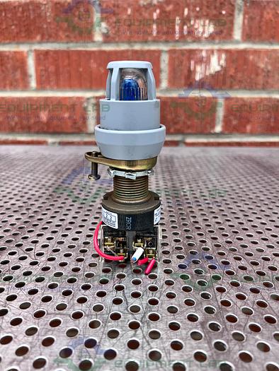 Used Allen-Bradley  800H-QPT24 Series C Illuminated Push Button Switch 24V