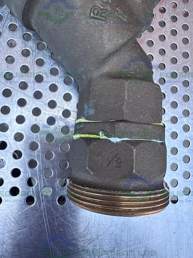 Used Gemu  554/32 Pneumatic Angle Seat Globe Valve w/ 1 1/4" to 1 1/2 Threaded Fitting