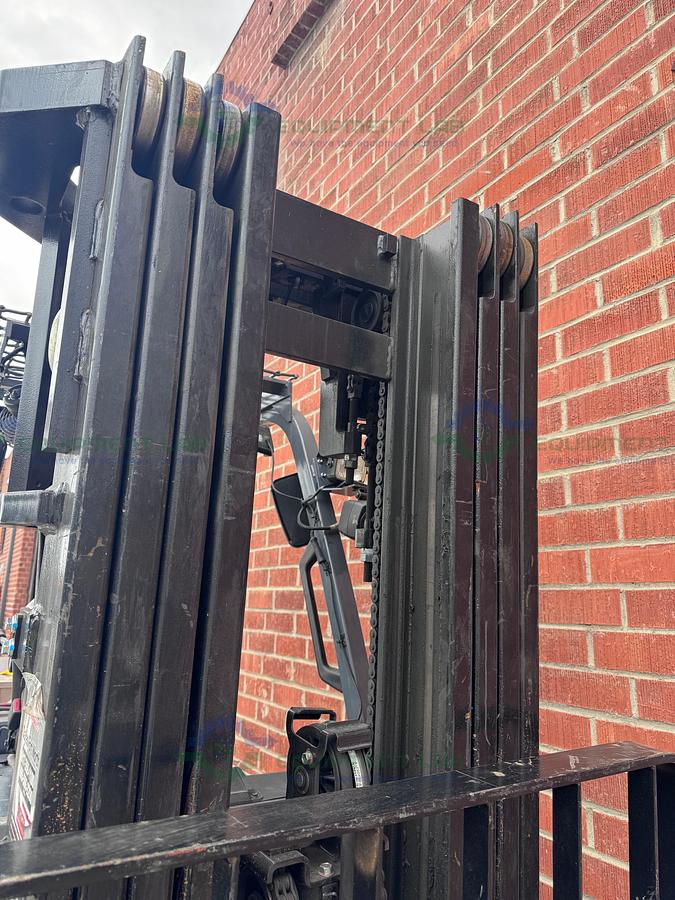 Used Toyota 8FBCU25 Electric Forklift 5000 lbs Capacity 4 Stage Mast w/ Charger