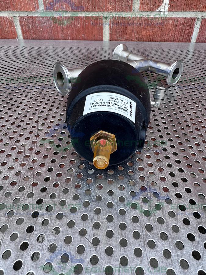 Used Gemu 554/25/D55 Pneumatic Angle Seat Globe Valve w/ 1" Sanitary Fitting