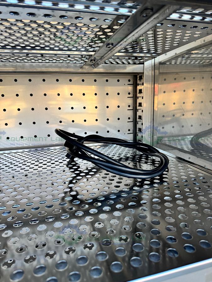 Used Caron 7001-33-1 Reach In Refrigerated Incubator  5 to +70°C, 33 Cu, Ft, 115 V