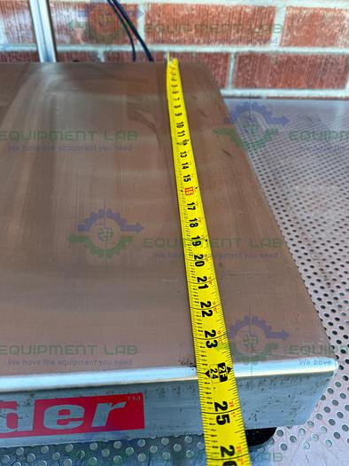 Used Ohaus Defender  5000 Series Xtreme W 500 Lbs SS Scale w/ 24" x 24" Platform