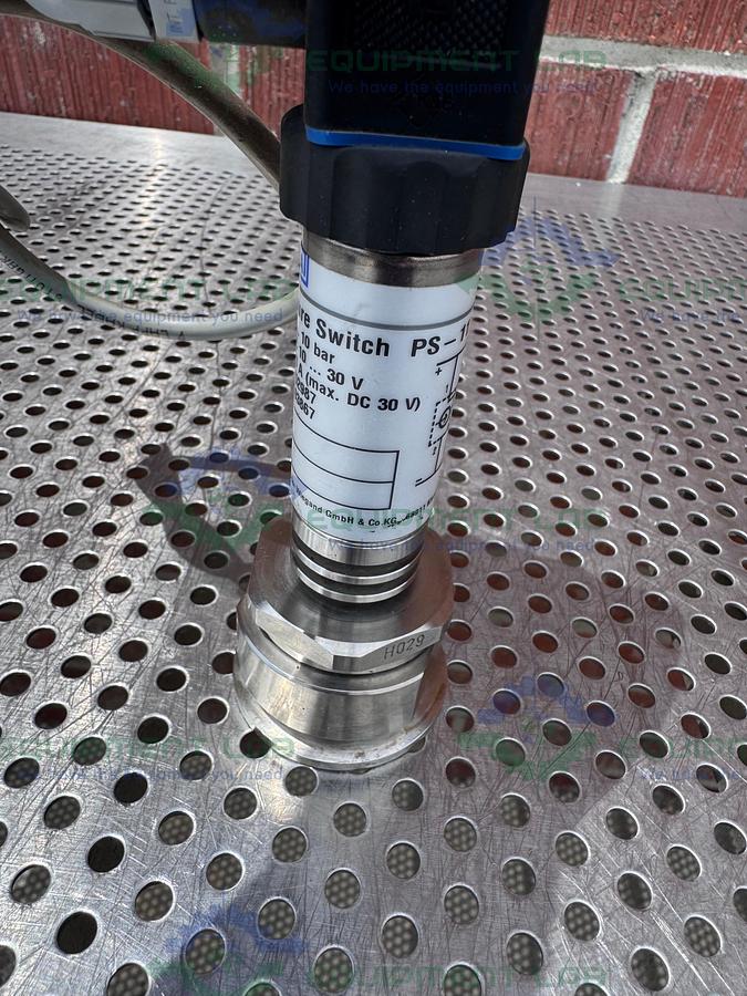 Used Wika PS-11 Stainless Steel Pressure Switch 0-10 Bar, 30 V