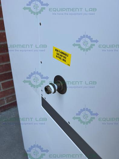Used Baker  EdgeGARD EG-6320 Horizontal Laminar Flow Clean Bench Hood 6Ft, 115V