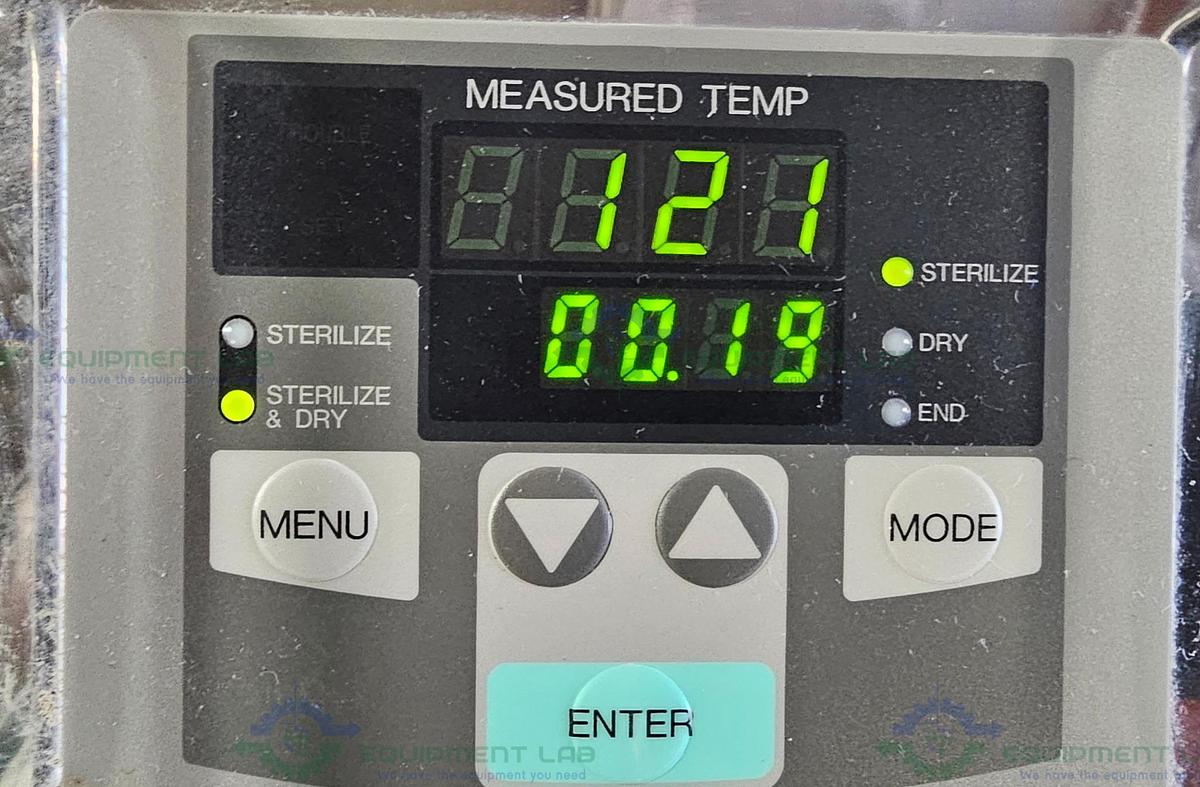 Used Yamato SM501 Standard Laboratory Use Autoclave / Sterilizer with Dryer 47L, 115V