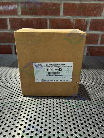 Used Cole Parmer 7090-62 PTFE Diaphragm Pump 100 mL/Min at 0 PSI, 400 RPM