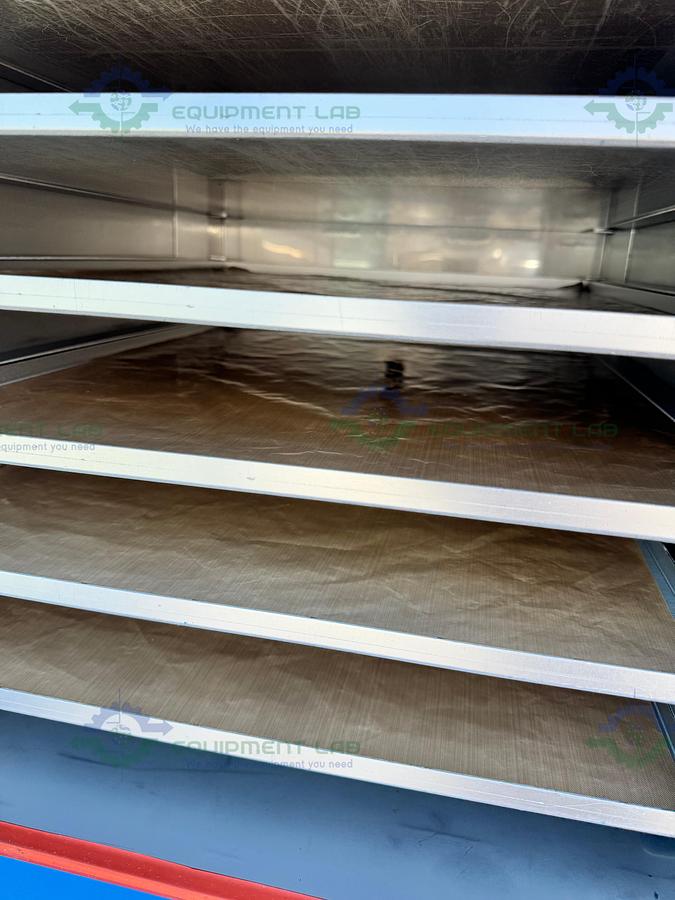 Used Cascade CVO-5 Double Up Vacuum Oven 14.4C to 150C, 4.5 Cu. Ft with Shelves
