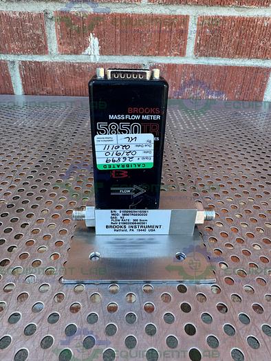 Used Brooks Instrument 5850 TR Mass Flow Meter 300 Sccm Model 5850TRGE0D2D2