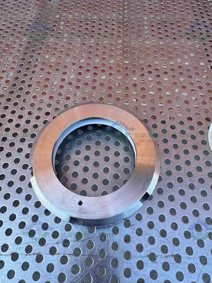 Used Vetrolux DIN 7080-6 Sight Glass w/ Stainless Steel 5" OD Threaded Fitting