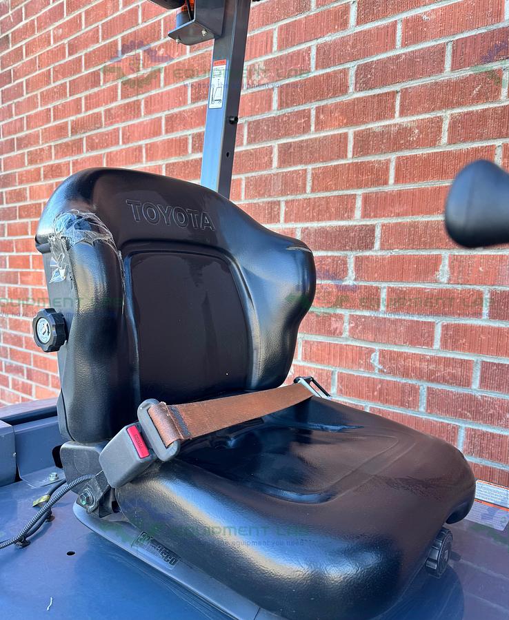 Used Toyota 8FBCU25 Electric Forklift 5000 lbs Capacity 4 Stage Mast w/ Charger