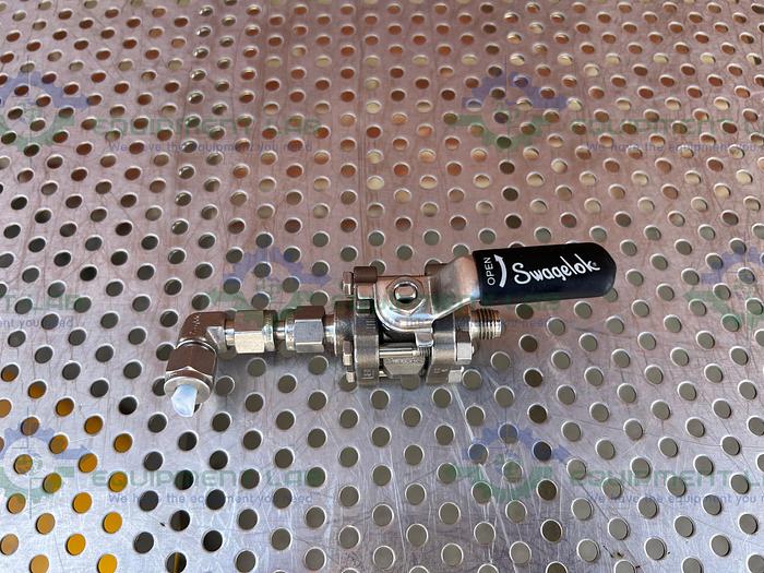 Used Swagelok SS-62TS4 Stainless Steel Ball Valve w/ 3/8" Threaded Fitting, 2200 PSIG