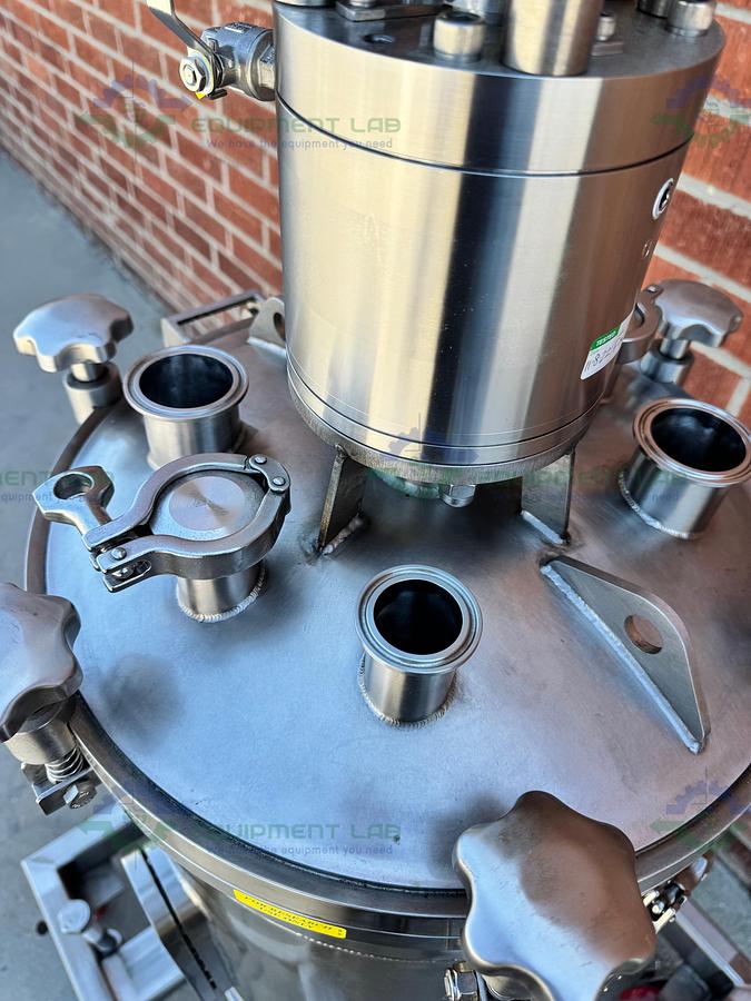 Used Unknown Brand 100 Liter Mixing Tank w/ Lenze 3 Phase Motor, Impeller