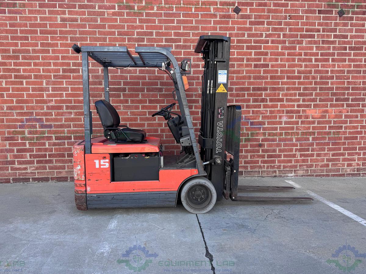 Used Toyota 5FBEC15 Electric Forklift  3000 lbs Capacity 3 Stage Mast