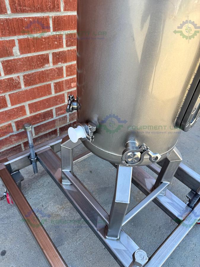 Used Unknown Brand 100 Liter Mixing Tank w/ Lenze 3 Phase Motor, Impeller