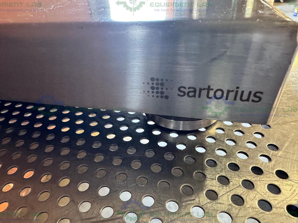 Used Sartorius Minebea Intec Stainless Steel Scale 24" x 24" w/ CAIS1-U, 300 LBS