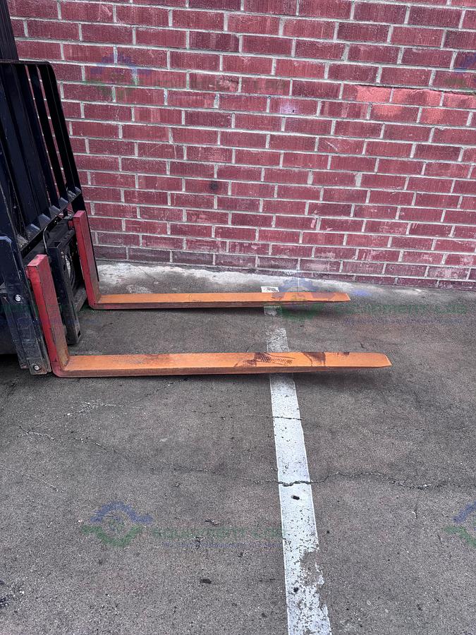 Used Toyota 8FBCU25 Electric Forklift 5000 lbs Capacity 4 Stage Mast w/ Charger