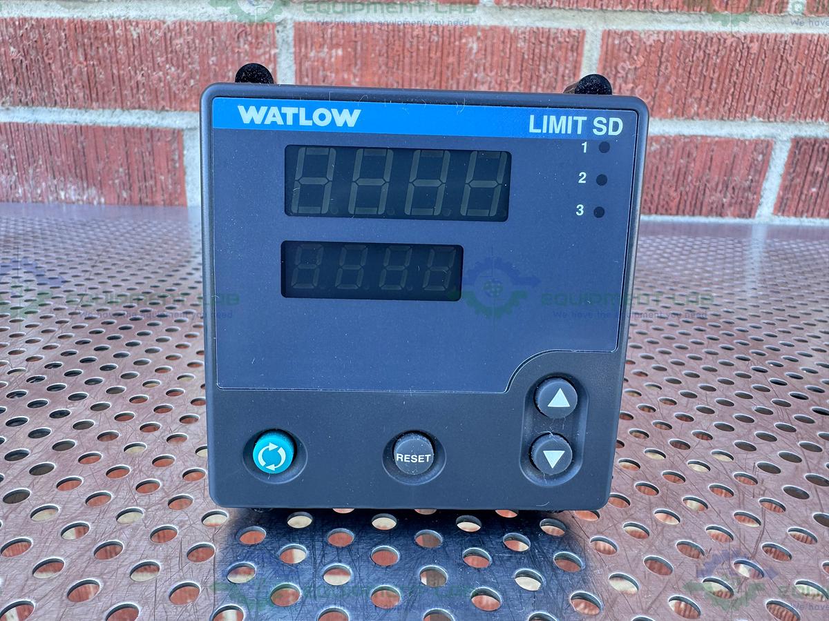 Used Watlow  SD4L-HJAE-AARG SD Series Limit Digital Controller