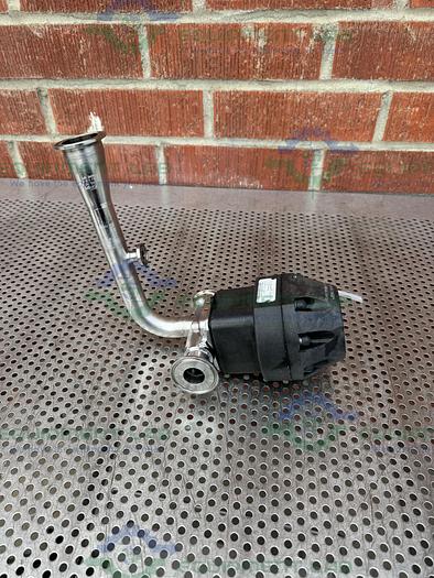 Used ITT Pure Flo Advantage 4 - Way Diaphragm Valve w/ 1.5" to 1/2" Sanitary Fitting