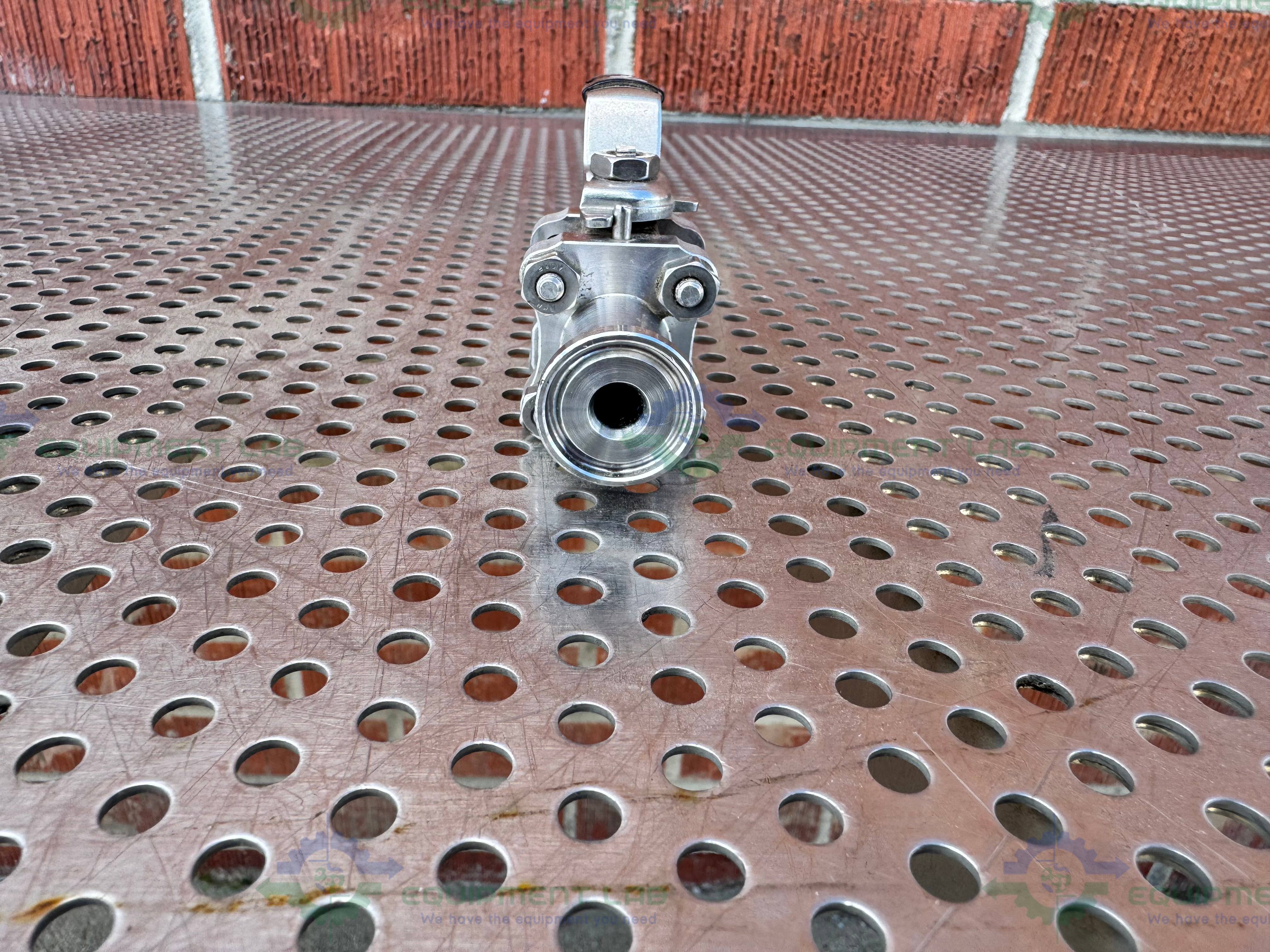 Used Swagelok SS-62TSC8 -EP Stainless Steel Ball Valve w/ 1/2" Sanitary Fitting