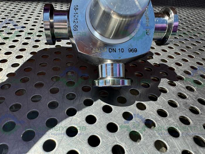 Used GE Healthcare Salvi DN10 969 4-way 316 Valve 18-1012-56 w/ 1/2" Sanitary Fitting