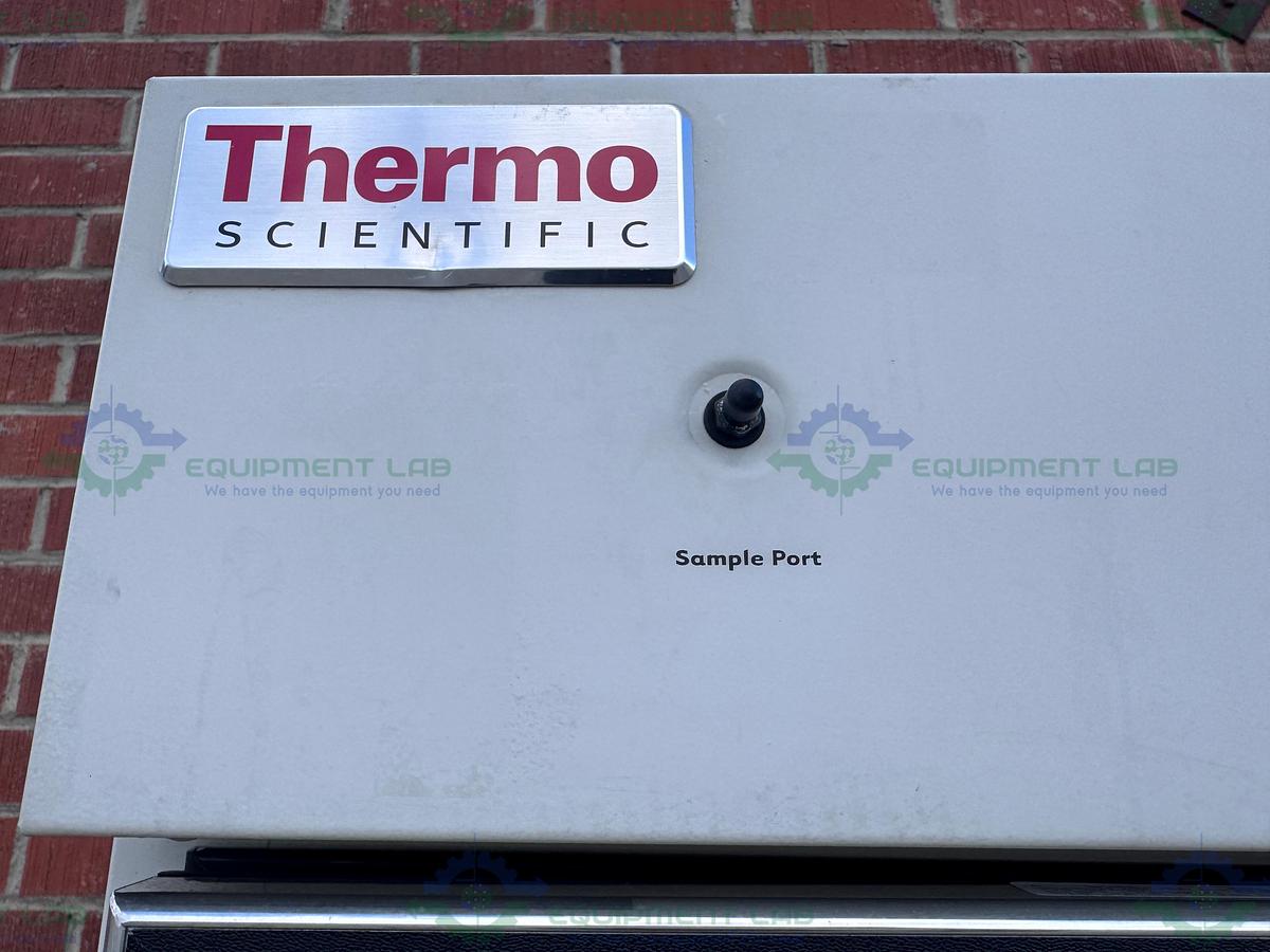 Used Thermo Scientific 3950  CO2 Incubator Temp Range  29 CuFT, 60C°, 120V