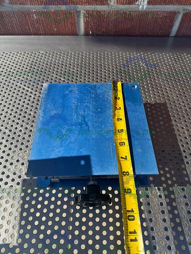Used Unbranded 8" x 8" x 12" Table-Top Lab Jack