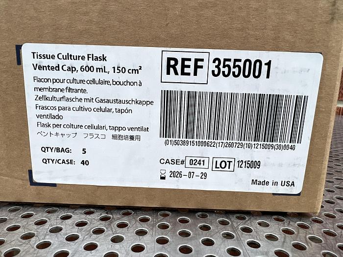 Used Box of 40 - Falcon  355001 Sterile Tissue Culture Flask 600 mL w/ Blue Vented Cap