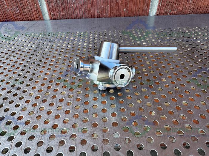 Used GE Healthcare Salvi DN6 808 4-way 316 Valve 18-5758-01 w/ 1.2" Sanitary Fitting