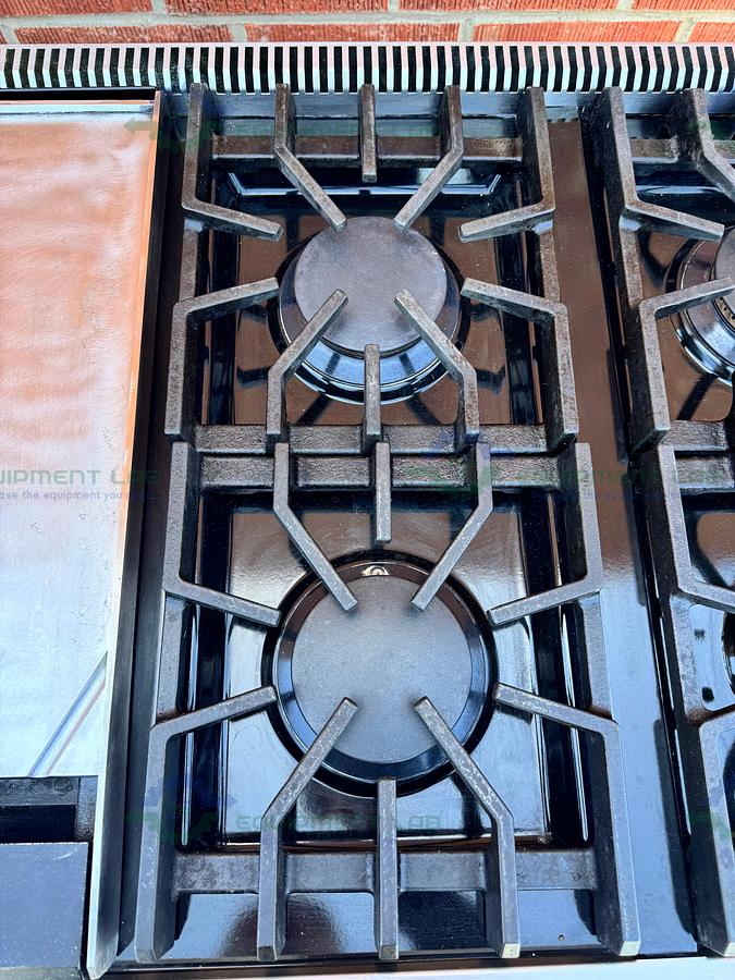 Used Viking VDR5606GQSS 60" Stainless Steel Dual Fuel Range w/ Grill and Griddle