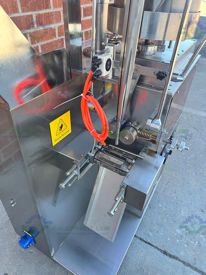  for parts or not working Chinese DS-200A Packaging Machine 220V w/ Sanch S900.2S0.75G VFD