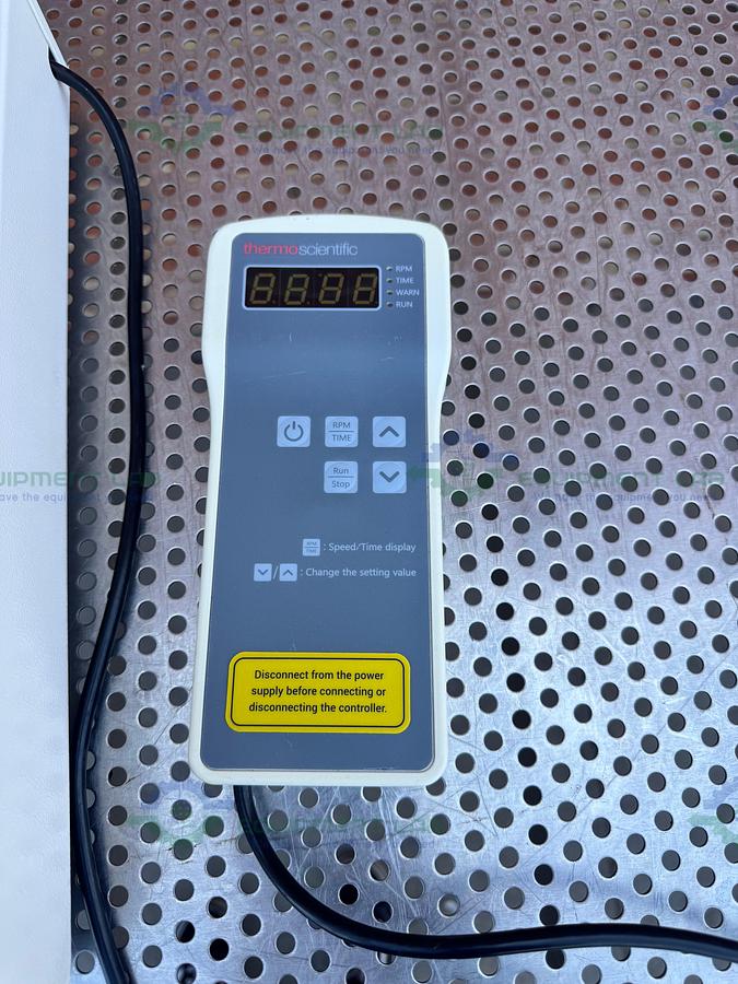 Used Thermo 88881101 Benchtop CO2 Resistant Shaker w/ Thermo 88881127B Controller