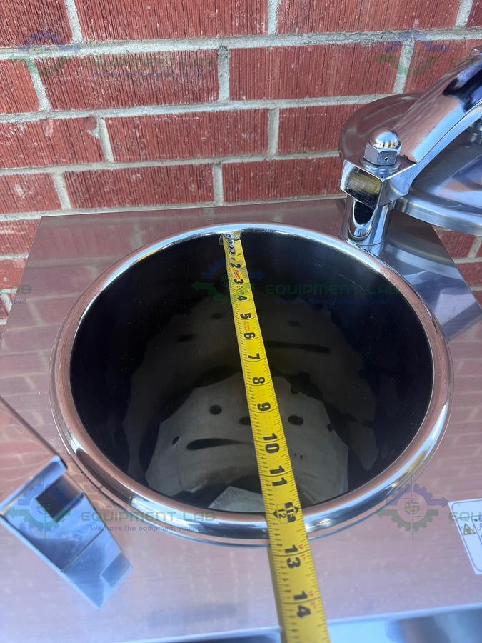 Used Yamato SM501 Standard Laboratory Use Autoclave / Sterilizer with Dryer 47L, 115V