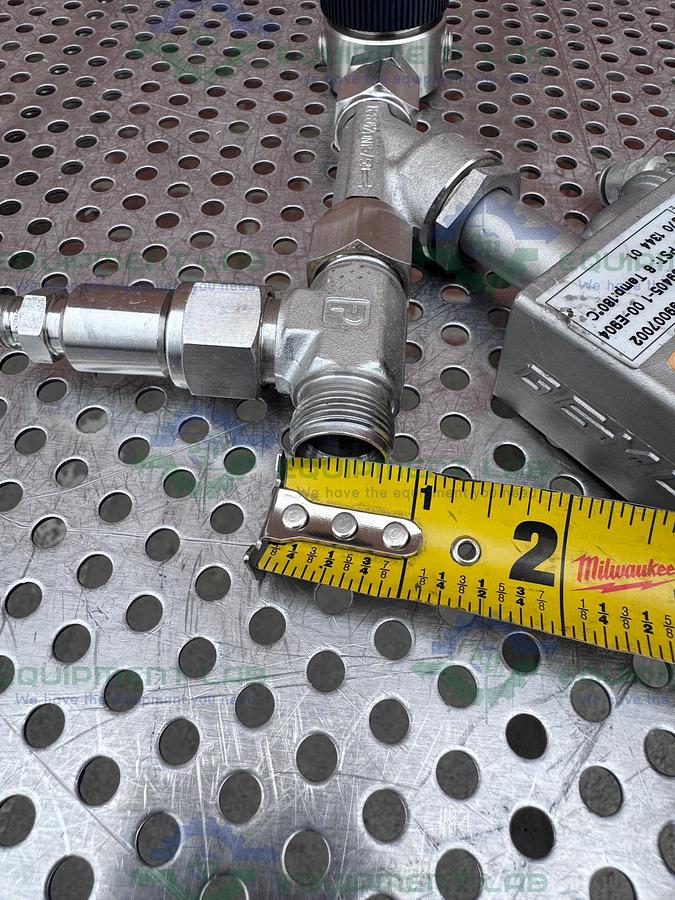 Used Gemu 540/15/D59405-1 Pneumatic Valve Actuator w/ Norgren R05-200-RNEA Regulator